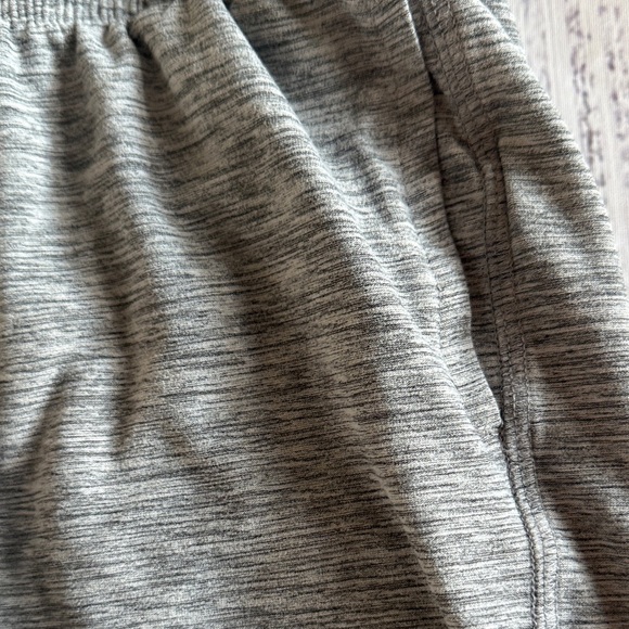 Old Navy Kids' Heather Gray and Navy Shorts - Picture 3 of 11